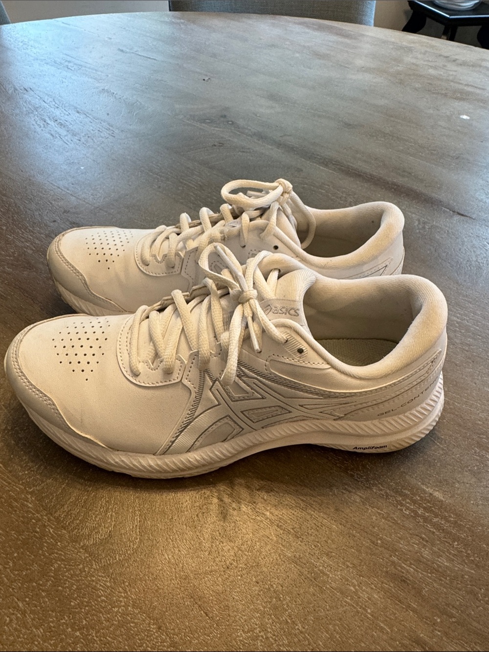 ASICS Women's White Athletic Sneakers - Lace-Up Training Shoes